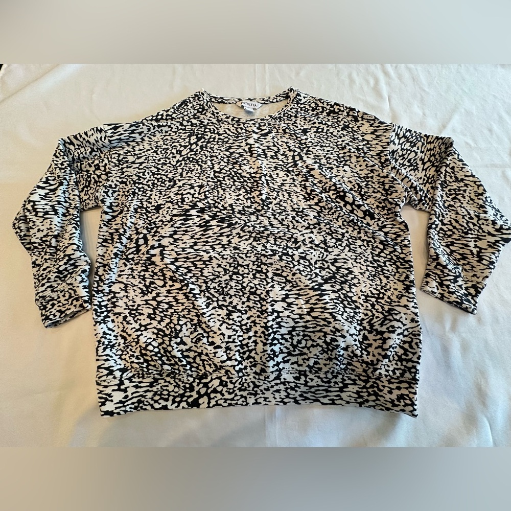 Athleta Black and White Patterned Sweatshirt Size M/P